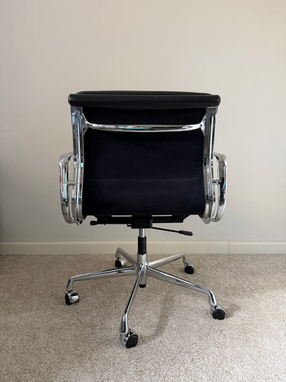 Vitra Eames EA217 työtuoli - Musta Nahka