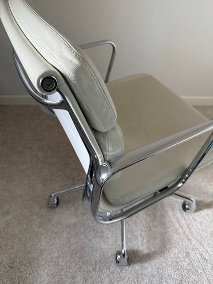 Vitra Eames EA217 työtuoli - Valkoinen Nahka