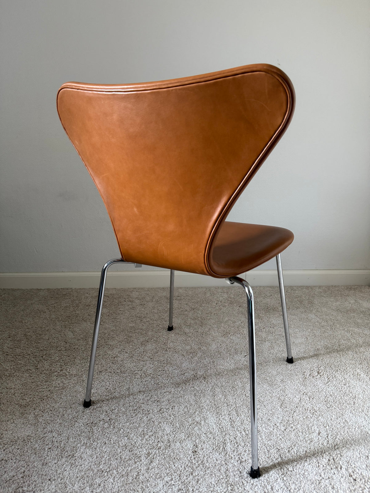 Fritz Hansen 7-series tuoli - Walnut Nahka