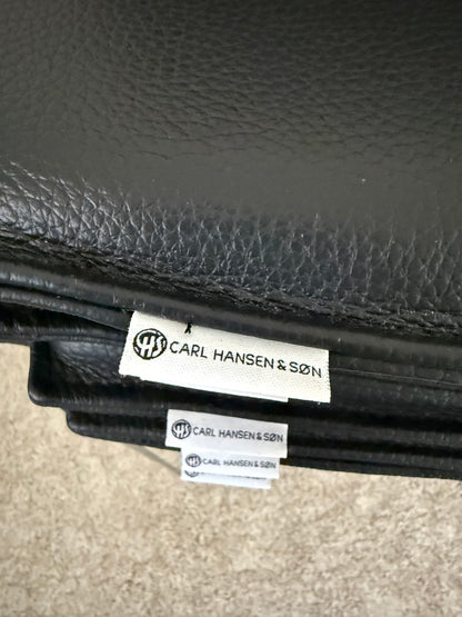 Carl Hansen CH24 Wishbone -tuolin istuintyyny - musta nahka