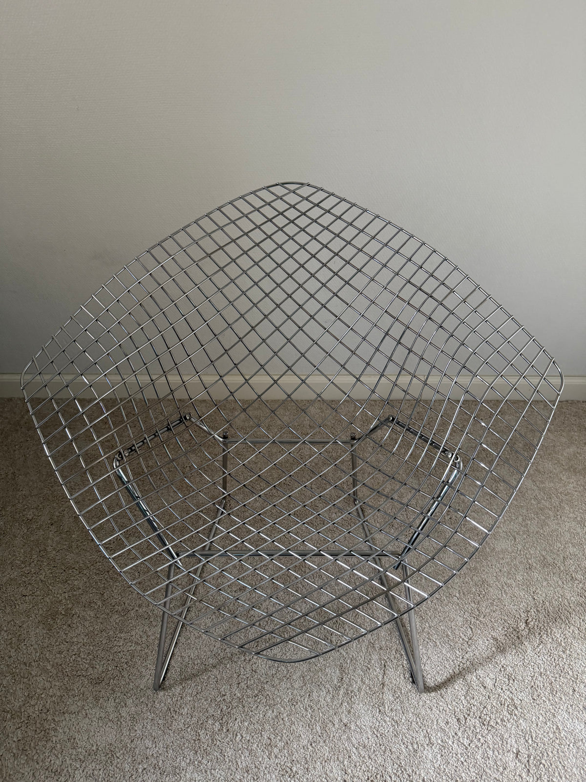 Harry Bertoia Diamond nojatuoli - Kromi