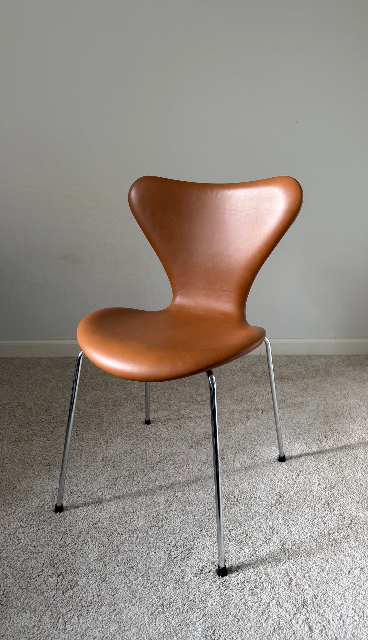 Fritz Hansen 7-series tuoli - Walnut Nahka